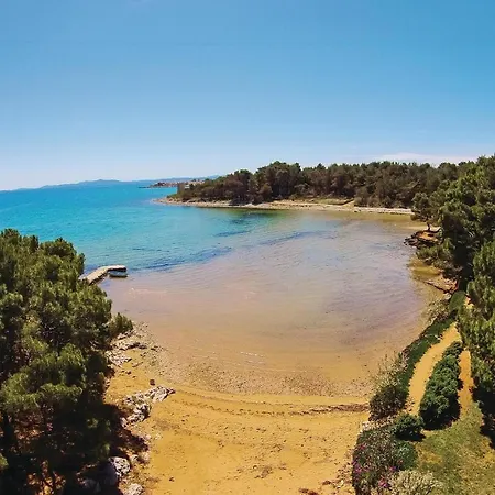 13 Prázdninový dům