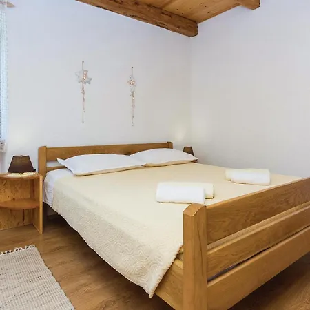 Prázdninový dům 13 *